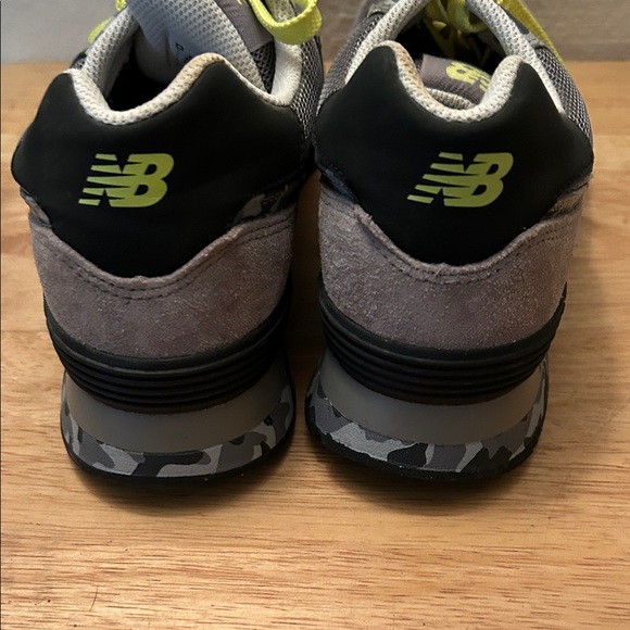 New Balance 574 Men's/womens Sneakers - Picture 4 of 6